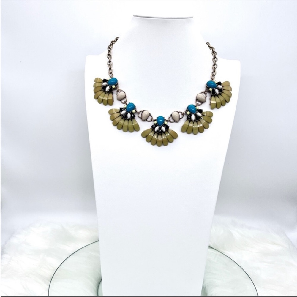 Vintage Fan Shaped Green Cabochon Retro Collar Necklace - Picture 2 of 4